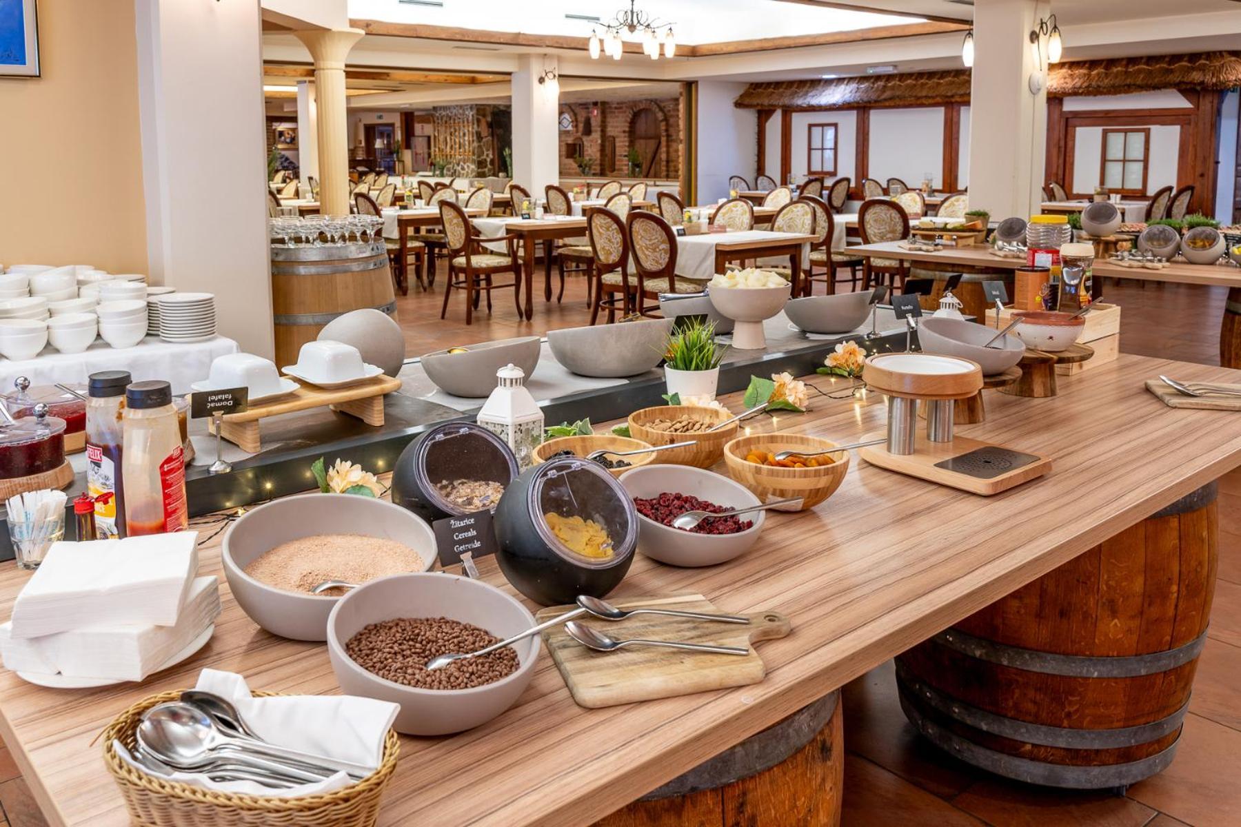 Terme Banovci - Hotel Zeleni Gaj Verzej ภายนอก รูปภาพ