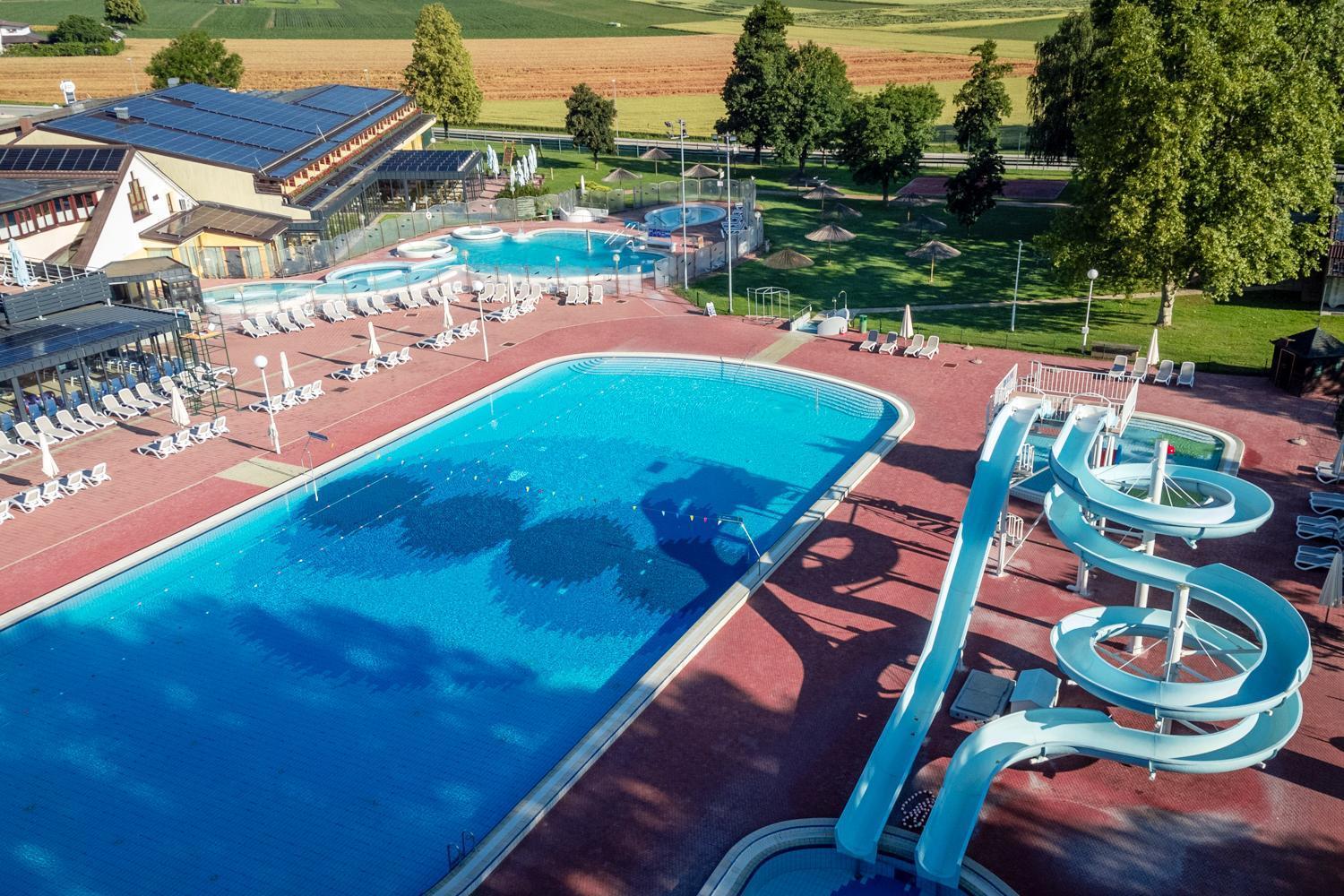 Terme Banovci - Hotel Zeleni Gaj Verzej ภายนอก รูปภาพ