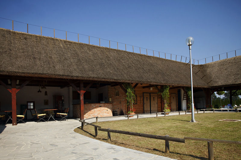 Terme Banovci - Hotel Zeleni Gaj Verzej ภายนอก รูปภาพ