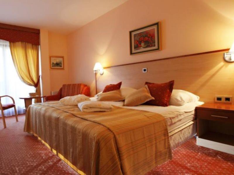 Terme Banovci - Hotel Zeleni Gaj Verzej ภายนอก รูปภาพ