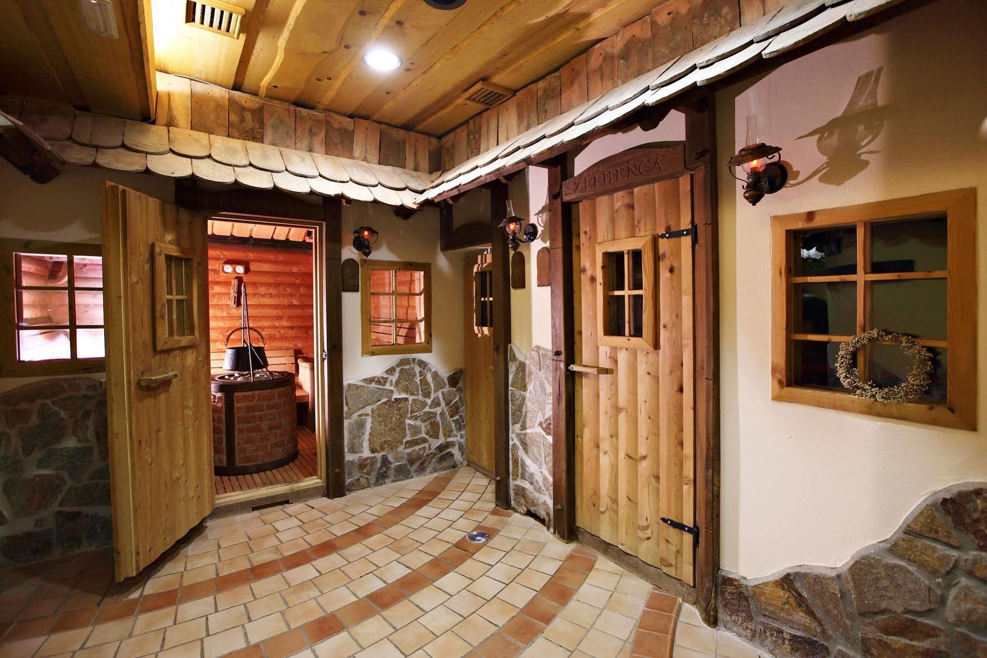 Terme Banovci - Hotel Zeleni Gaj Verzej ภายนอก รูปภาพ