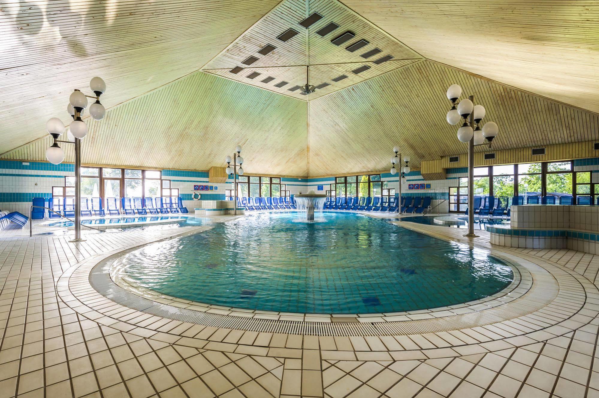 Terme Banovci - Hotel Zeleni Gaj Verzej ภายนอก รูปภาพ